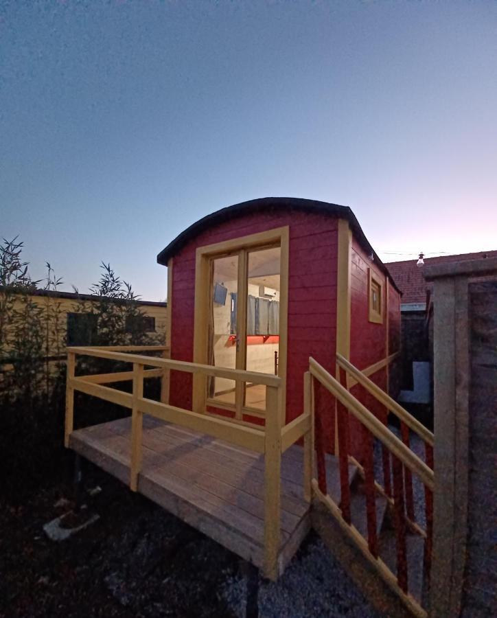 Roulotte Et Sauna De Tonton Bouvy Au Domaine Du Reuze Winnezeele Exteriér fotografie