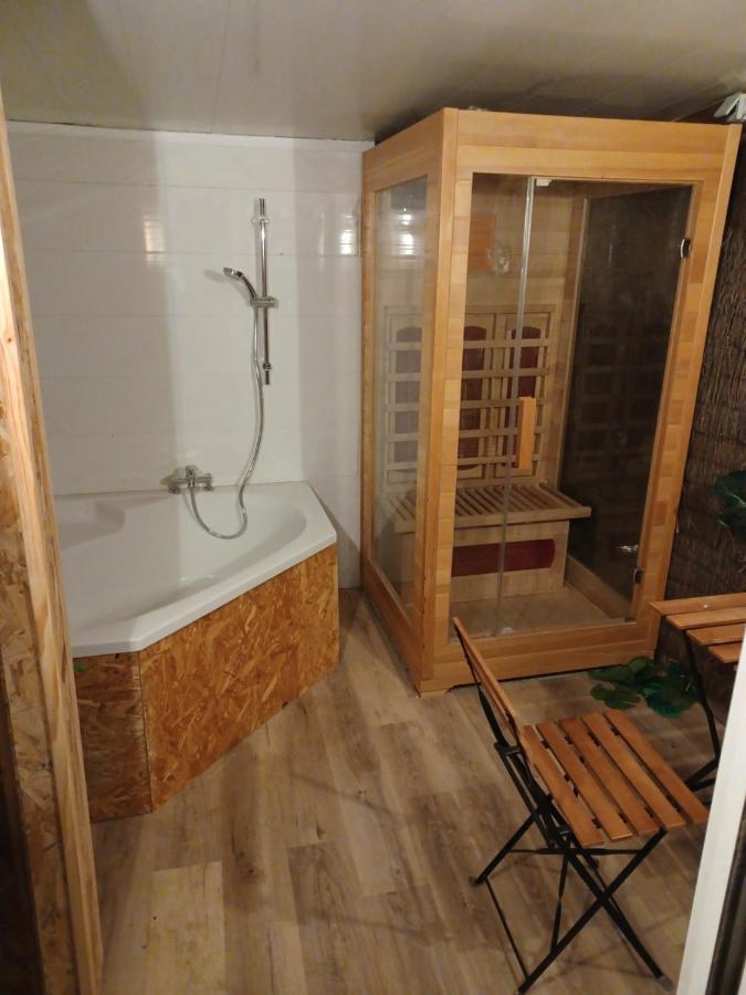 Roulotte Et Sauna De Tonton Bouvy Au Domaine Du Reuze Winnezeele Exteriér fotografie