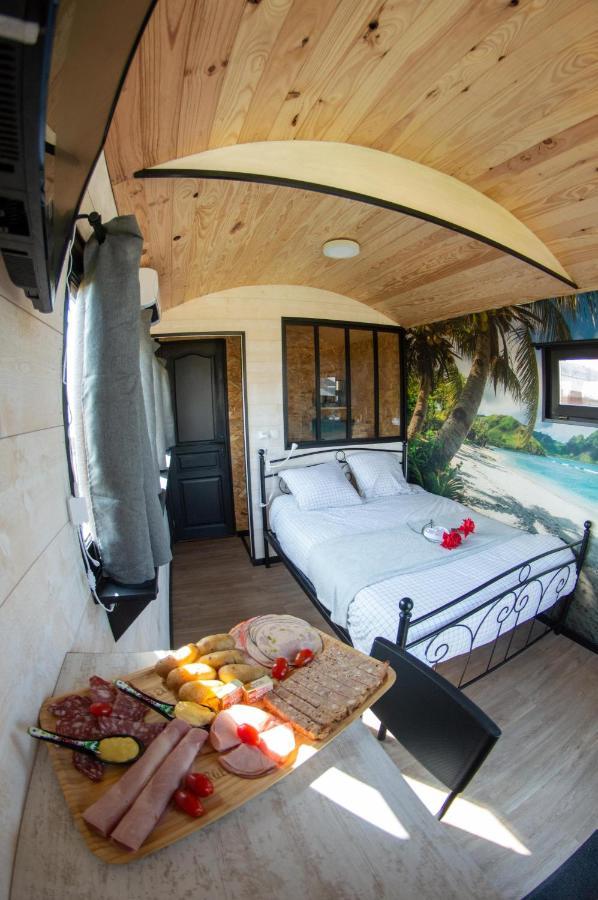 Roulotte Et Sauna De Tonton Bouvy Au Domaine Du Reuze Winnezeele Exteriér fotografie